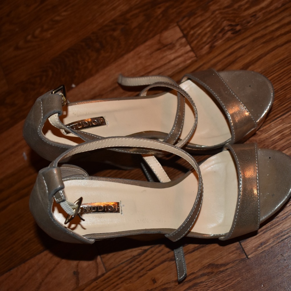 High Heel Sandals - Picture 3 of 7
